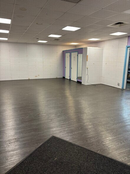 More Photos Of 2010 Eggert Rd, Buffalo Freestanding For Lease