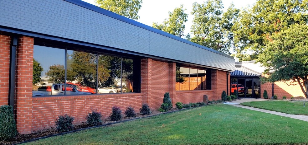 Primary Photo Of 3101 N Hemlock Cir, Broken Arrow Office For Lease