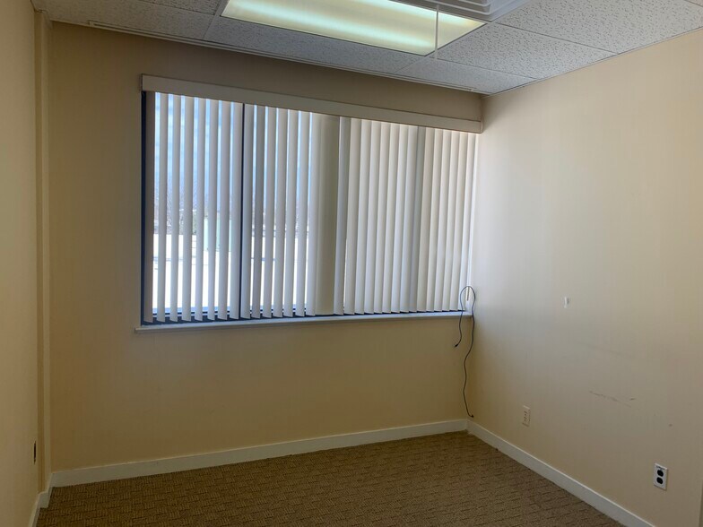 More Photos Of 240-260 W Nyack Rd, West Nyack Warehouse For Lease