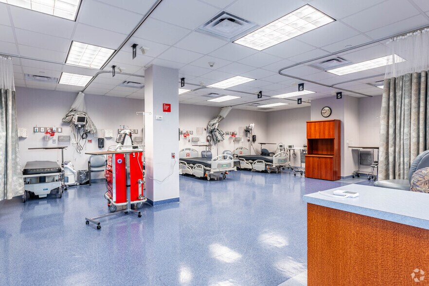 More Photos Of 630 Broad St, Carlstadt Medical For Sale