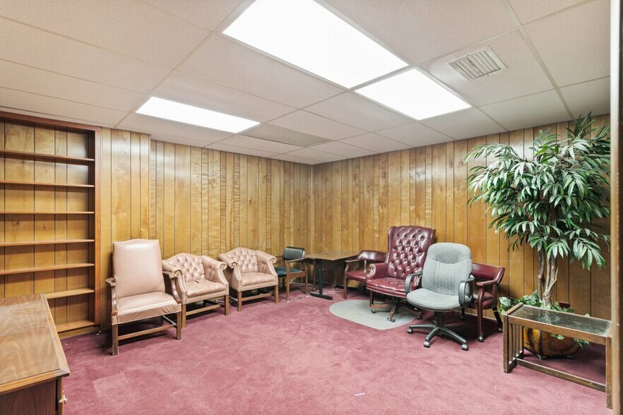 More Photos Of 333 E Bay St, Jacksonville Office For Lease