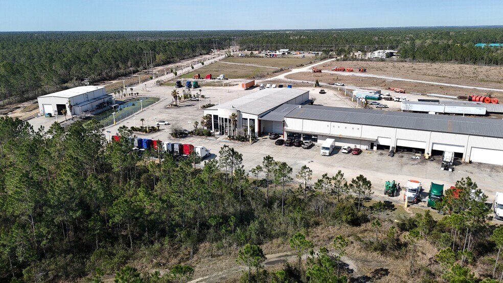 More Photos Of 9140 Canal Rd, Gulfport Light Distribution For Sale