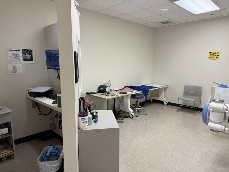More Photos Of 1 W Lakeshore Dr, Birmingham Medical For Lease