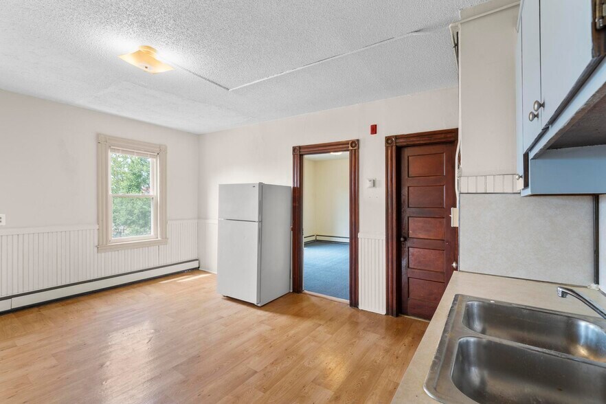 More Photos Of 240-242 Washington St, New Britain Apartments For Sale