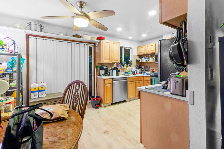 More Photos Of 15540 NE Couch St, Portland Apartments For Sale