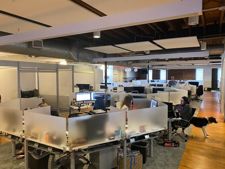 More Photos Of 1525 Hendry St, Fort Myers General Retail For Sale