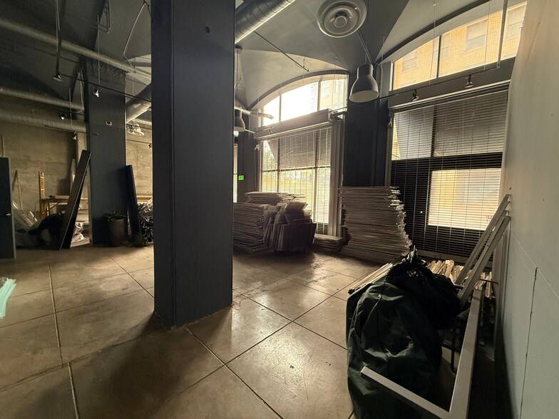 More Photos Of 758 S Spring St, Los Angeles Apartments For Lease