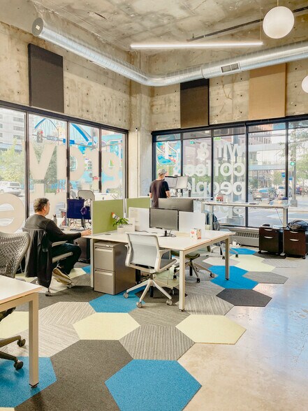 More Photos Of 500 Locust St, Des Moines Parking Garage For Lease