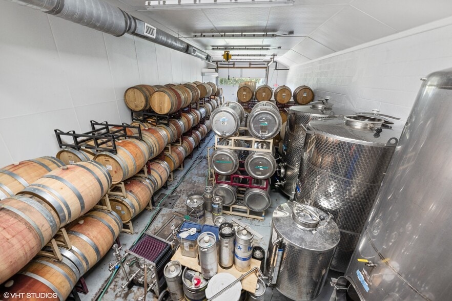 More Photos Of 5195 Old North Rd, Southold Winery Vineyard For Sale