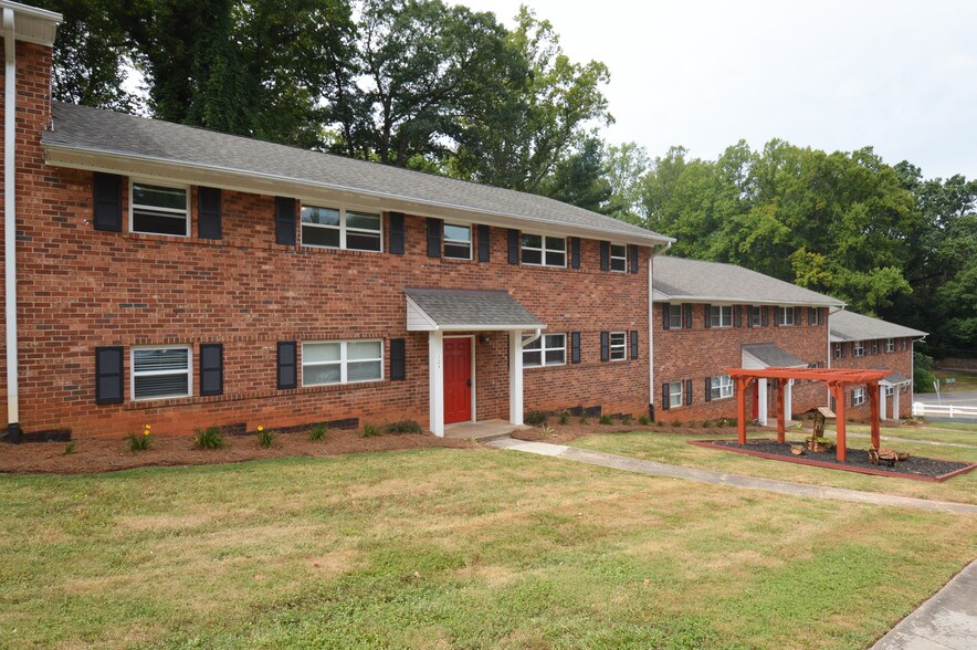 More Photos Of 820 W 7th St, Winston-Salem Apartments For Sale