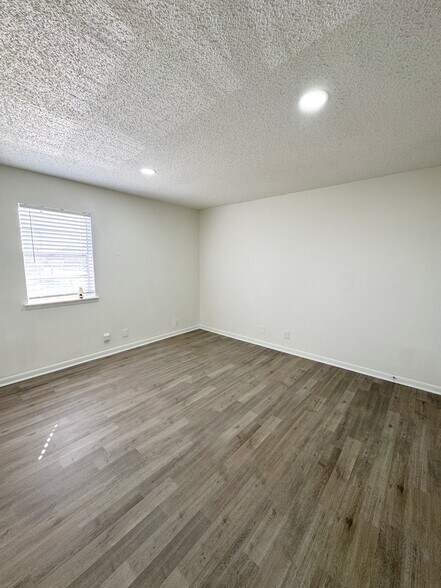 More Photos Of 2626 Calder Ave, Beaumont Medical For Lease