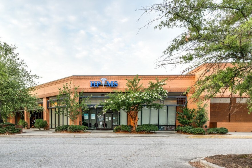 More Photos Of 1677 Westchester Dr, High Point Unknown For Lease