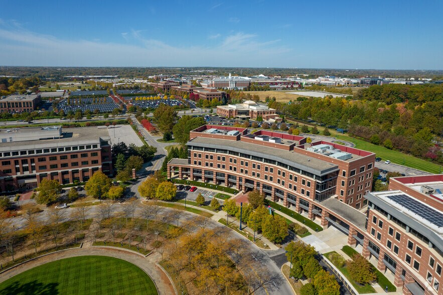 More Photos Of 2 Easton Oval, Columbus Office For Lease