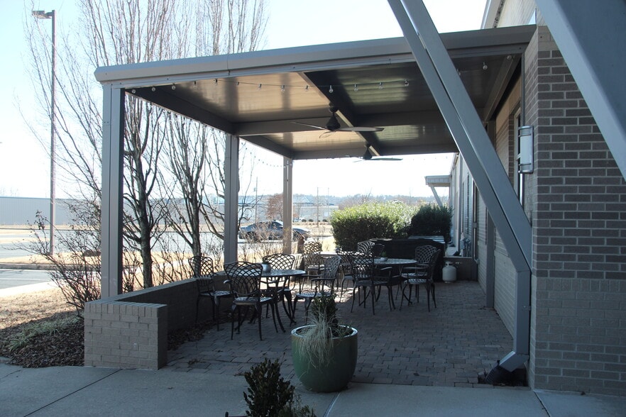 More Photos Of 5020 Northshore Dr, North Little Rock Office For Lease