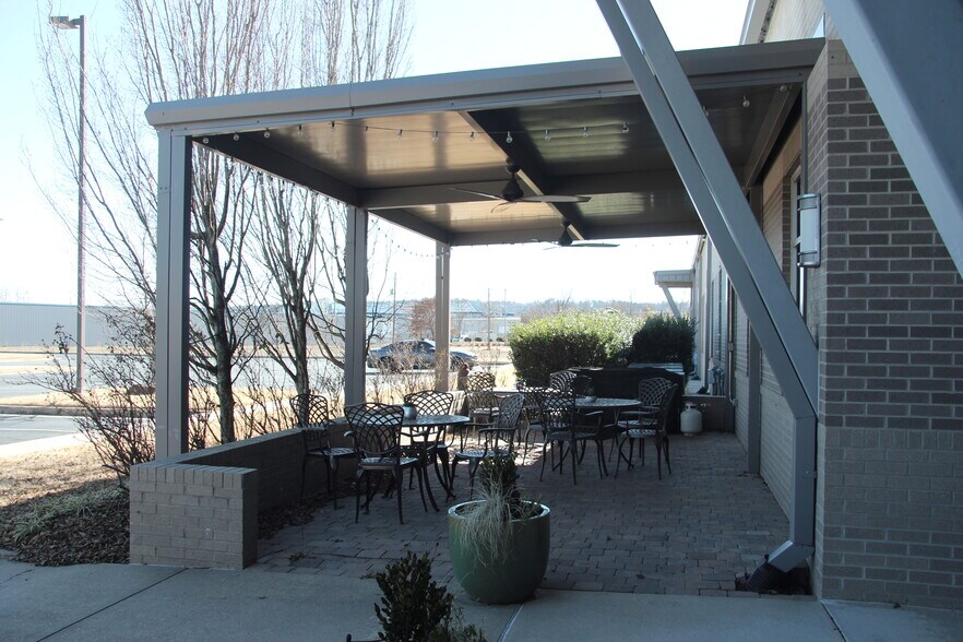 More Photos Of 5020 Northshore Dr, North Little Rock Office For Sale