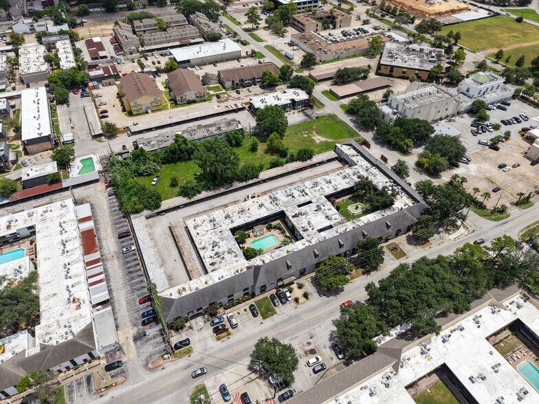 More Photos Of 3015 Greenridge Dr, Houston Apartments For Sale