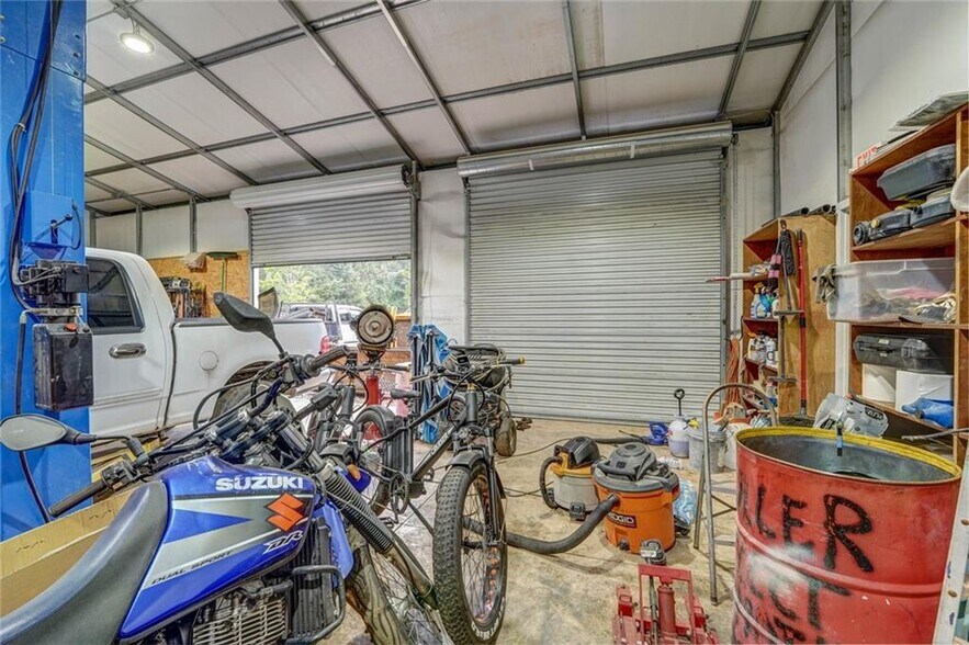More Photos Of 7117 Brown Bridge Rd, Covington General Retail For Sale