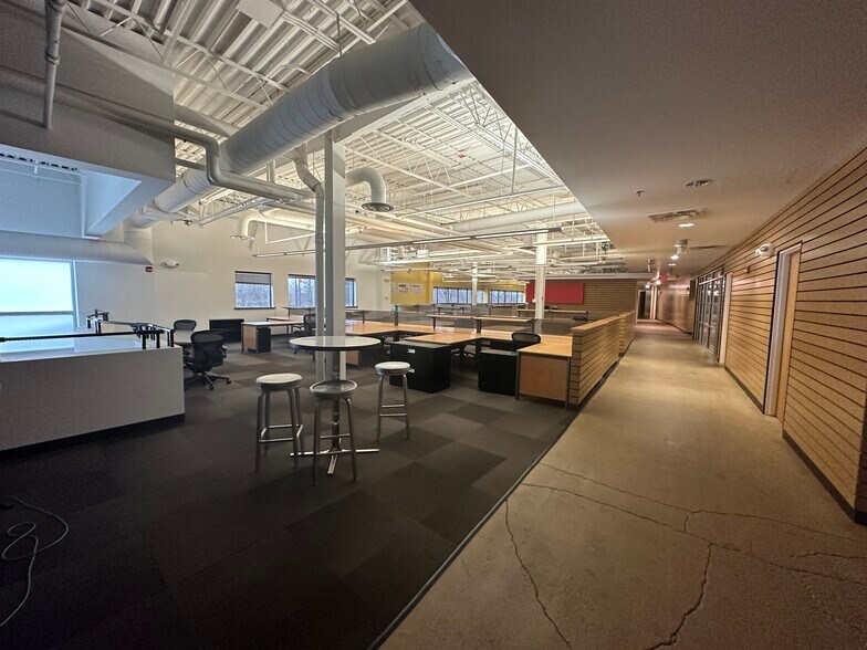 More Photos Of 7007 Discovery Blvd, Dublin Office For Sale