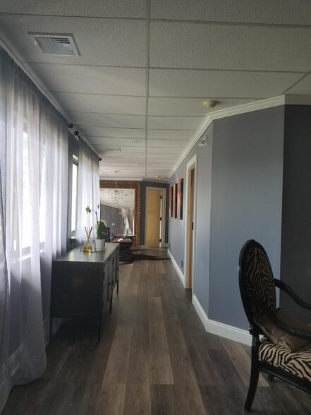 More Photos Of 51 Sugar Hollow Rd, Danbury Medical For Lease