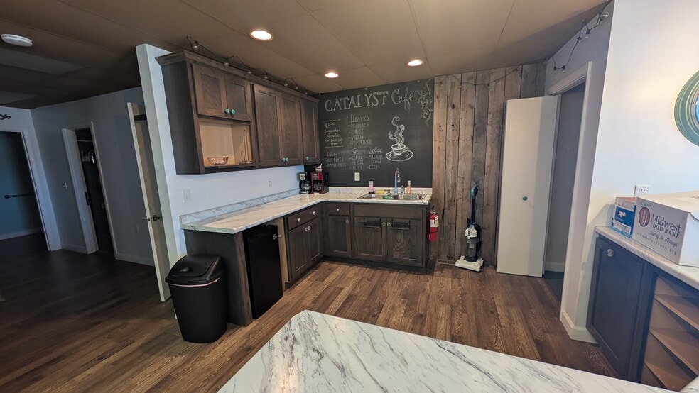 More Photos Of 202 S Eldorado Rd, Bloomington General Retail For Sale