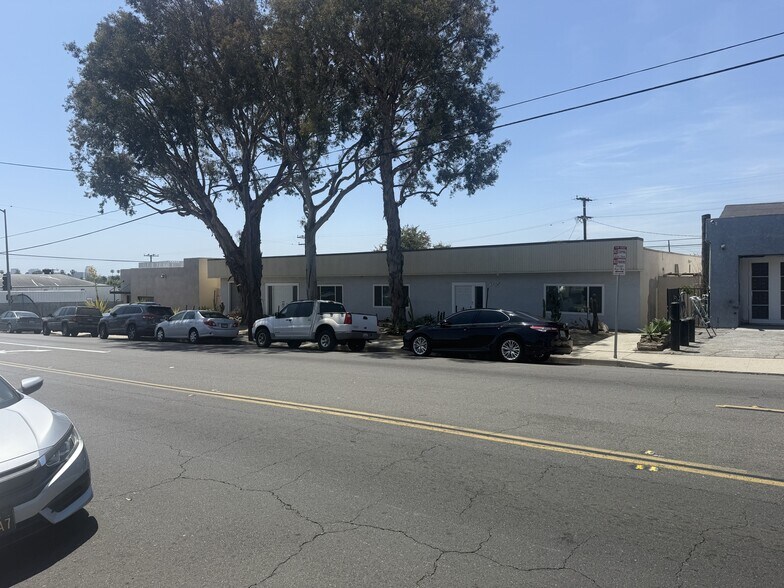 More Photos Of 2317 Orange Ave, Signal Hill Office For Sale