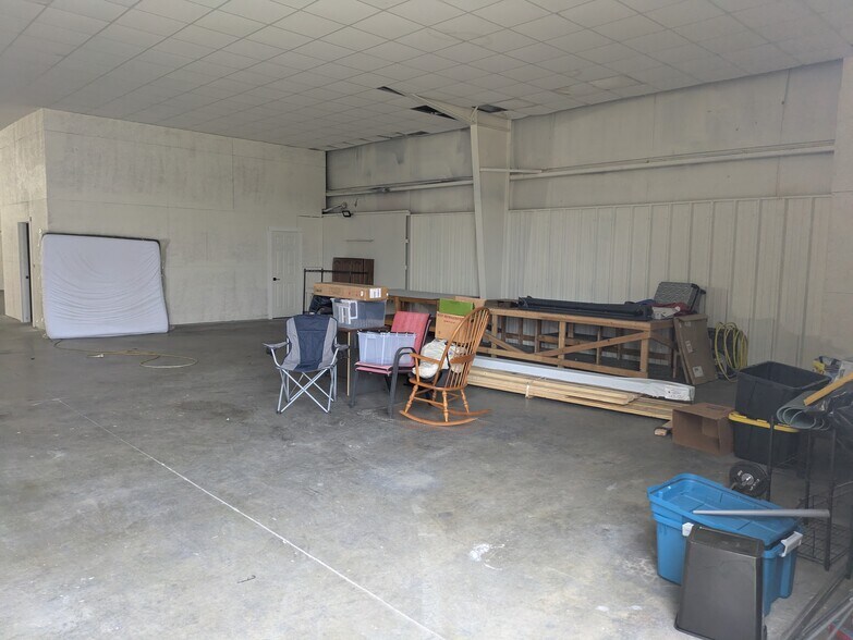 More Photos Of 177 Dunn Creek Bnd, Flat Rock Warehouse For Lease