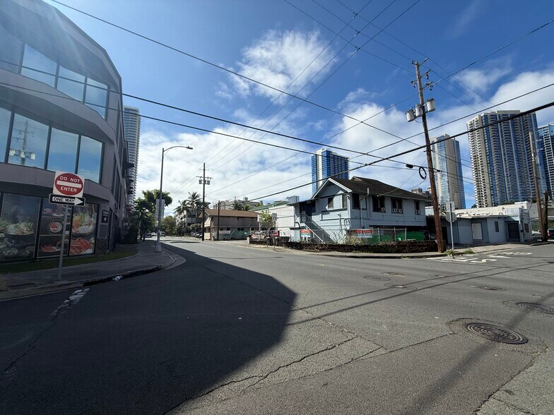 More Photos Of 1303 Rycroft St, Honolulu Restaurant For Sale