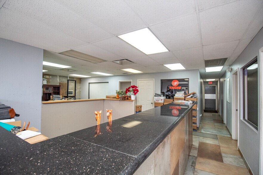 More Photos Of 1401 Guatemozin St, Laredo Warehouse For Sale