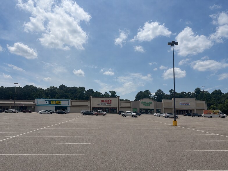 More Photos Of 1956-2008 Forestdale Blvd, Birmingham Unknown For Lease
