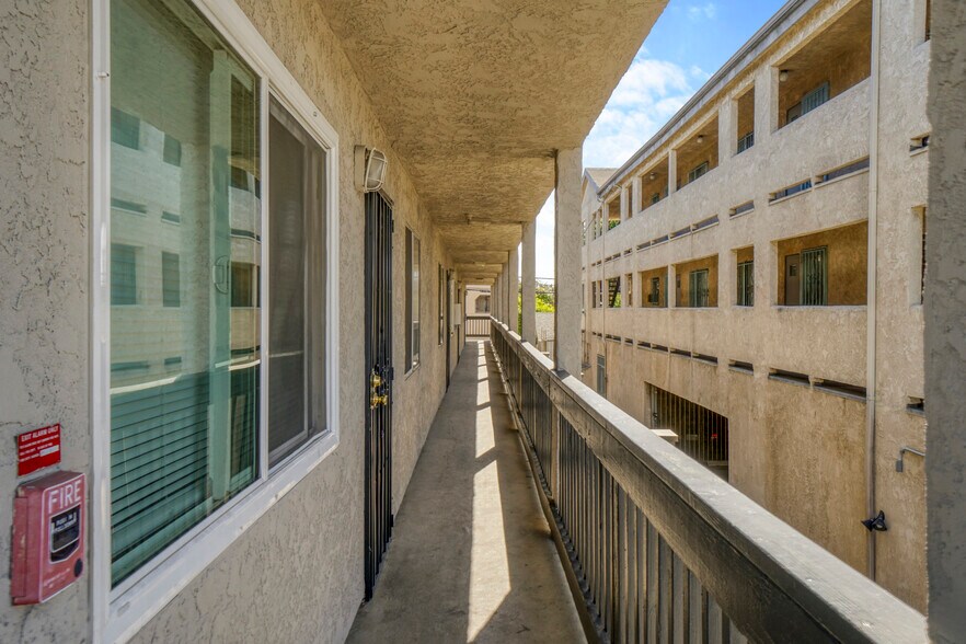 More Photos Of 1126 Raymond Ave, Long Beach Apartments For Sale