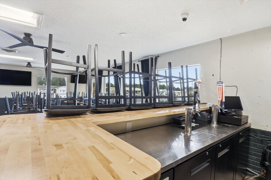 More Photos Of 859 S US Highway 41, Inverness Restaurant For Sale