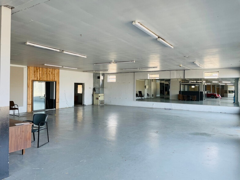 More Photos Of 312 Kanuga Rd, Hendersonville Auto Dealership For Lease