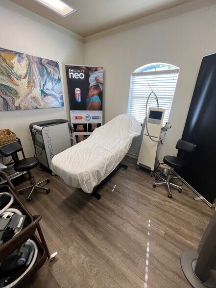 More Photos Of 2800 William D Tate Ave, Grapevine Medical For Lease