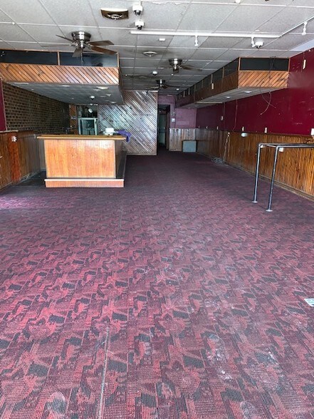 More Photos Of 1058-1068 Country Club Rd, Columbus General Retail For Sale