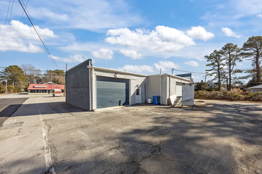 More Photos Of 508 E Main St, Havelock Carwash For Sale