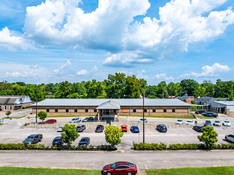 Primary Photo Of 2185 Normandie Dr, Montgomery Office For Lease