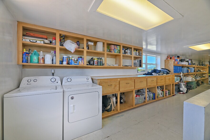 More Photos Of 21 Ball Rd, Eagle Point Warehouse For Sale