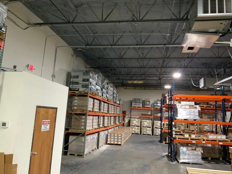 More Photos Of 2890 Market Loop, Southlake Light Manufacturing For Sale