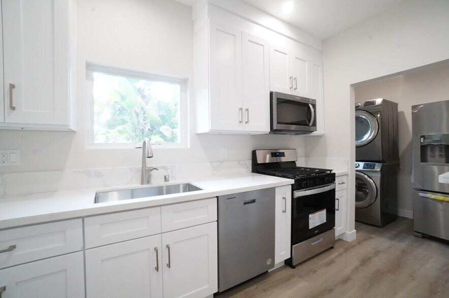 More Photos Of 6043-6053 Selma Ave, Los Angeles Apartments For Sale