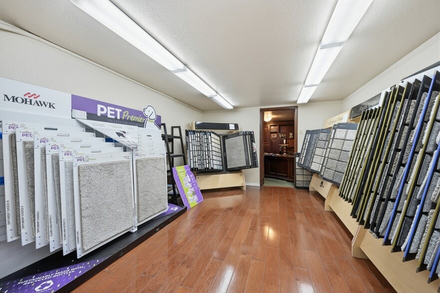 More Photos Of 3511 Redwood St, Clearlake Freestanding For Sale