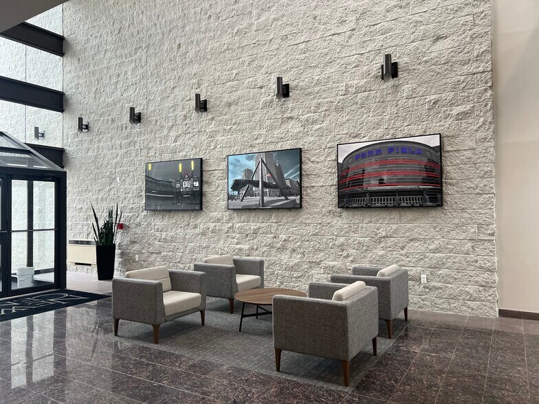 More Photos Of 5600 New King Dr, Troy Medical For Lease