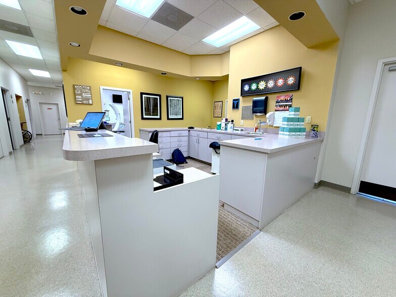 More Photos Of 3861 Oakwater Cir, Orlando Medical For Sale