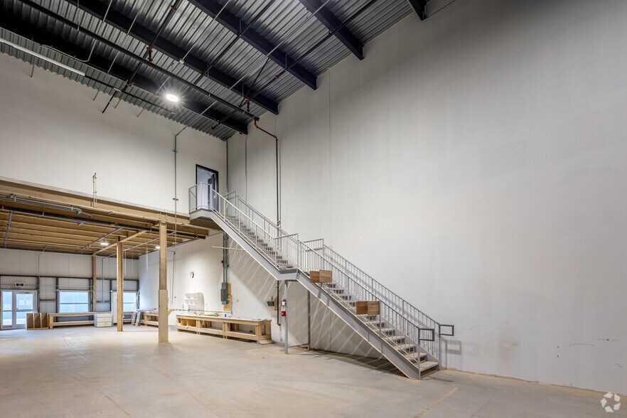 More Photos Of 4177-4233 Rue Marcel Lacasse, Boisbriand Industrial For Lease