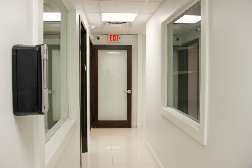 More Photos Of 3030-3050 NW 82nd Ave, Miami Showroom For Lease