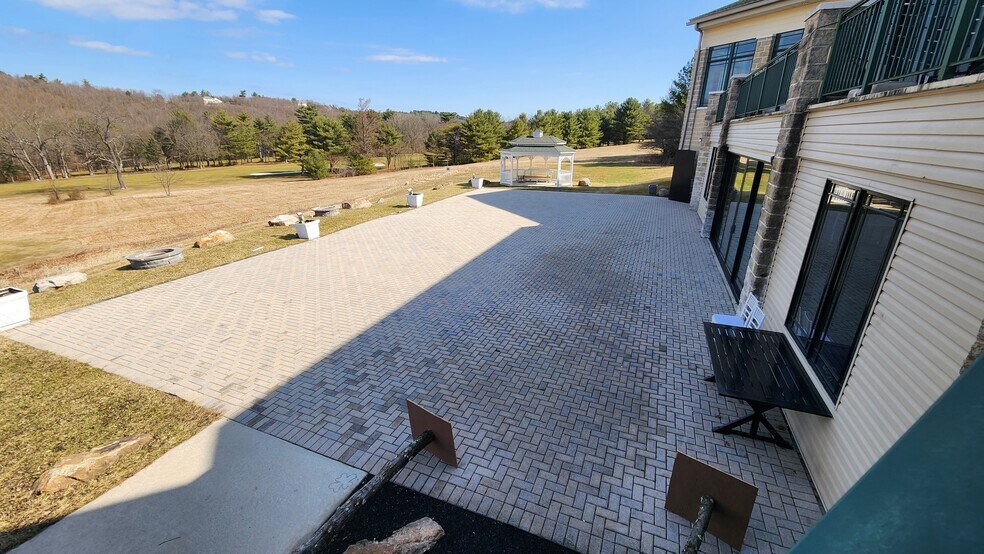 More Photos Of 2230 Fireline Rd, Palmerton Restaurant For Sale