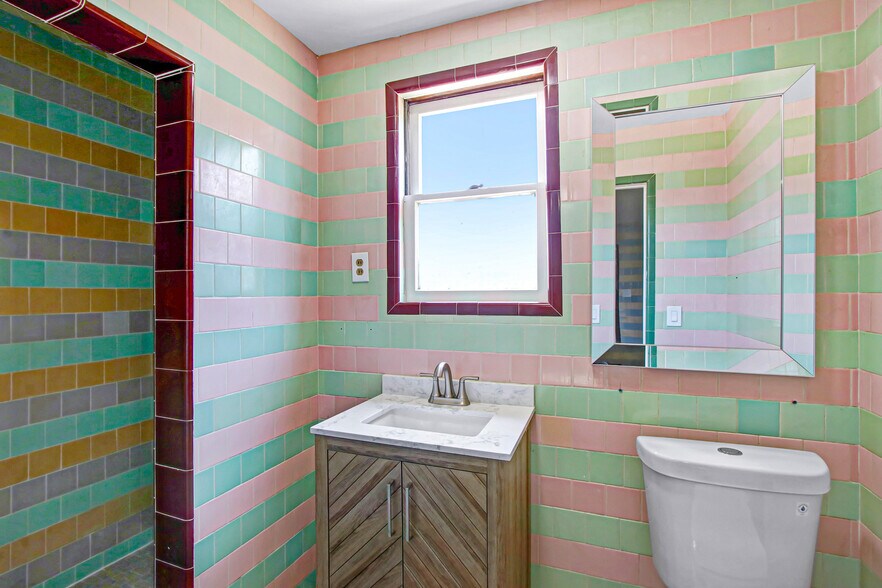 More Photos Of 3879 Dykes Ln, Riverside Apartments For Sale