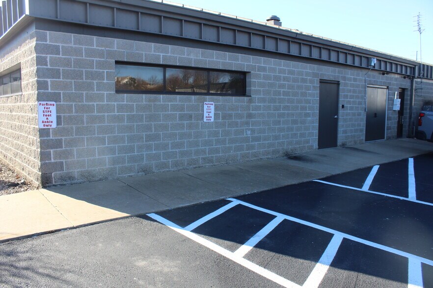 More Photos Of 3701 N St. Peters Pky, Saint Peters Office For Lease