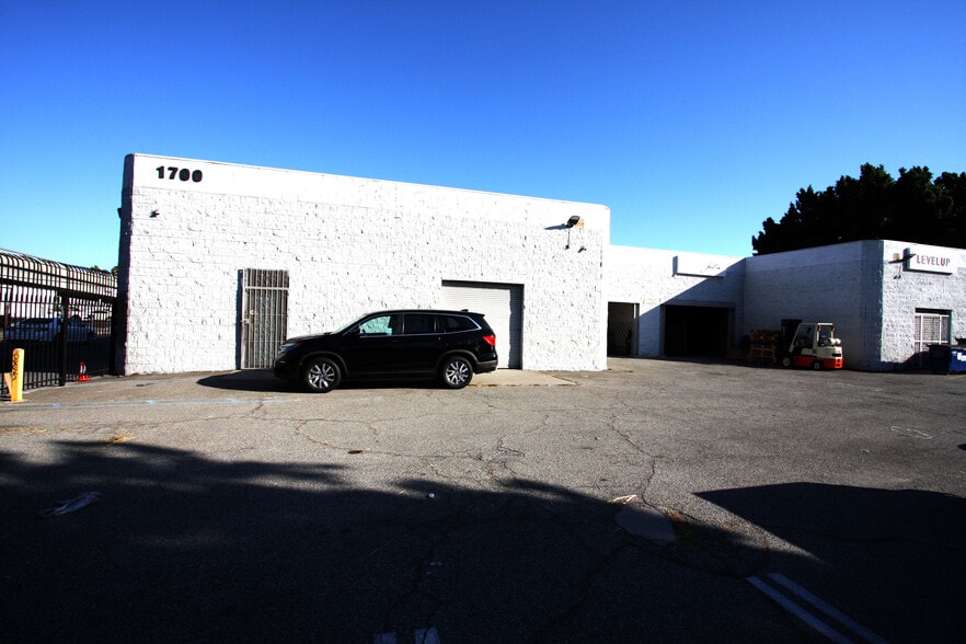 More Photos Of 1700 S Central Ave, Los Angeles Industrial For Lease