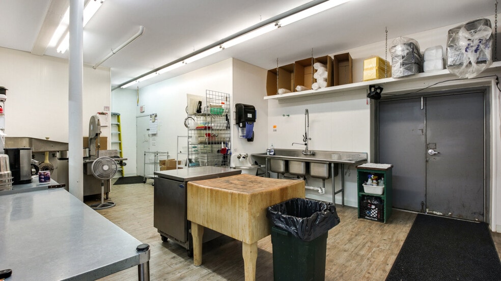 More Photos Of 909 W Main St, Cameron General Retail For Sale