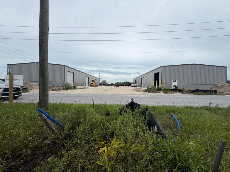 More Photos Of 0 Roam Ave, New Port Richey Unknown For Lease